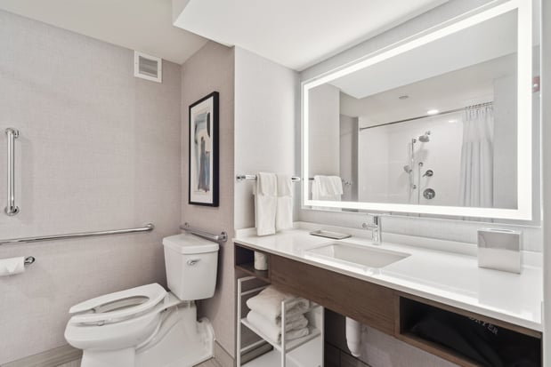 Images Crowne Plaza Lansing by IHG