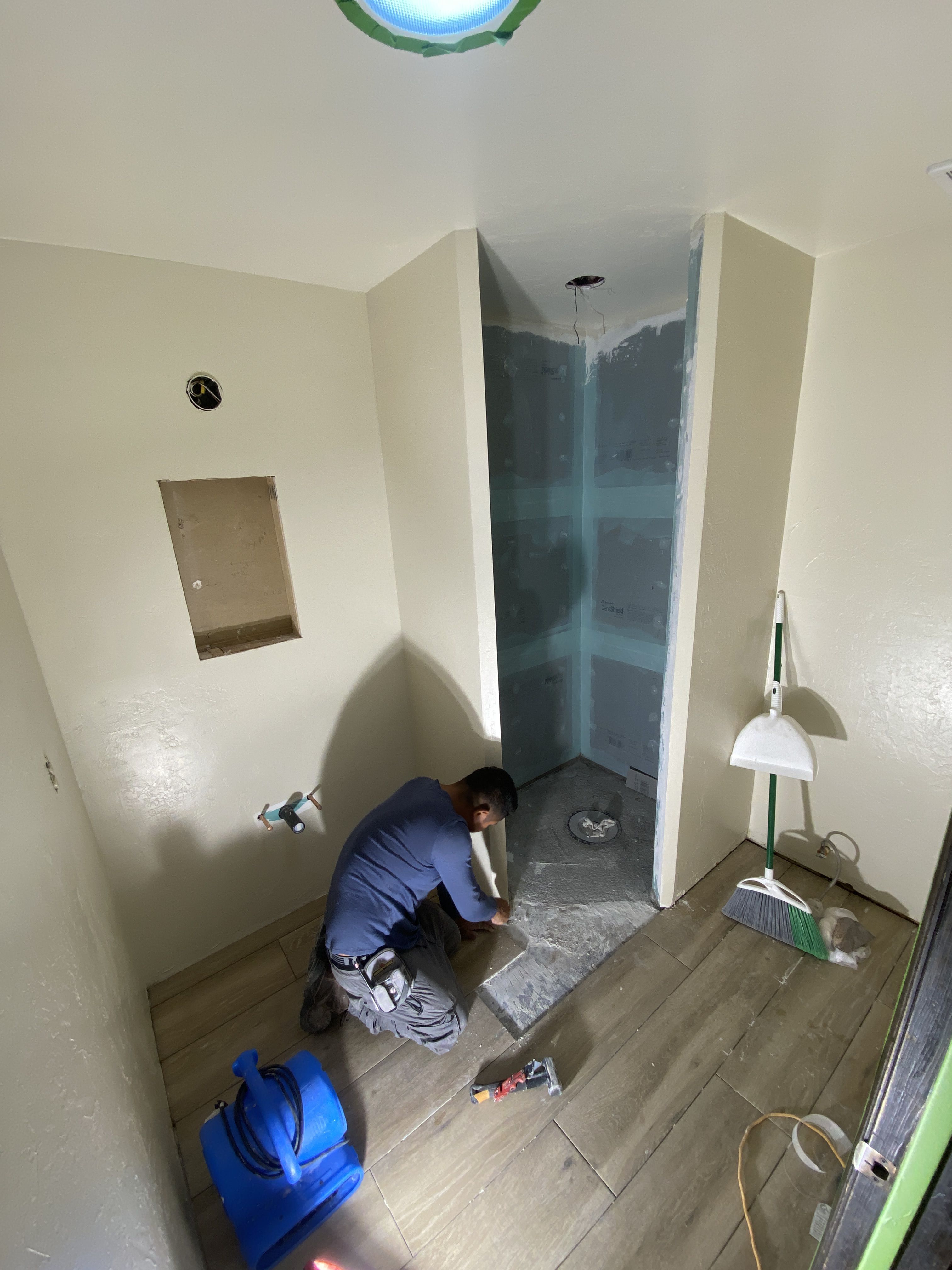 Every great bathroom renovation starts with expert craftsmanship, and Ledezma Remodeling is dedicated to delivering just that. From the foundation to the final touches, we ensure every detail is carefully executed for a stunning, long-lasting transformation. Your dream bathroom is just a remodel away. Let’s make it happen!