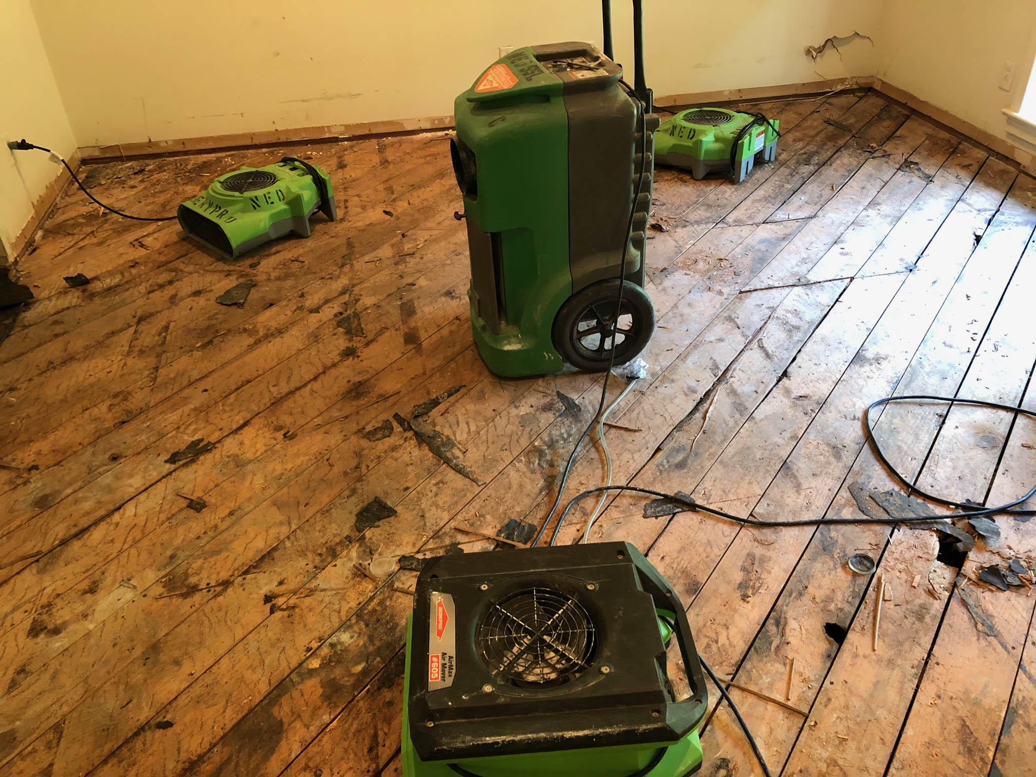 Primary damage may become more significant and secondary damage may become more likely 24 hours following a water loss. For emergency water restoration services in Lakeview, TX, contact SERVPRO of South Garland 24 hours a day, 365 days a year.