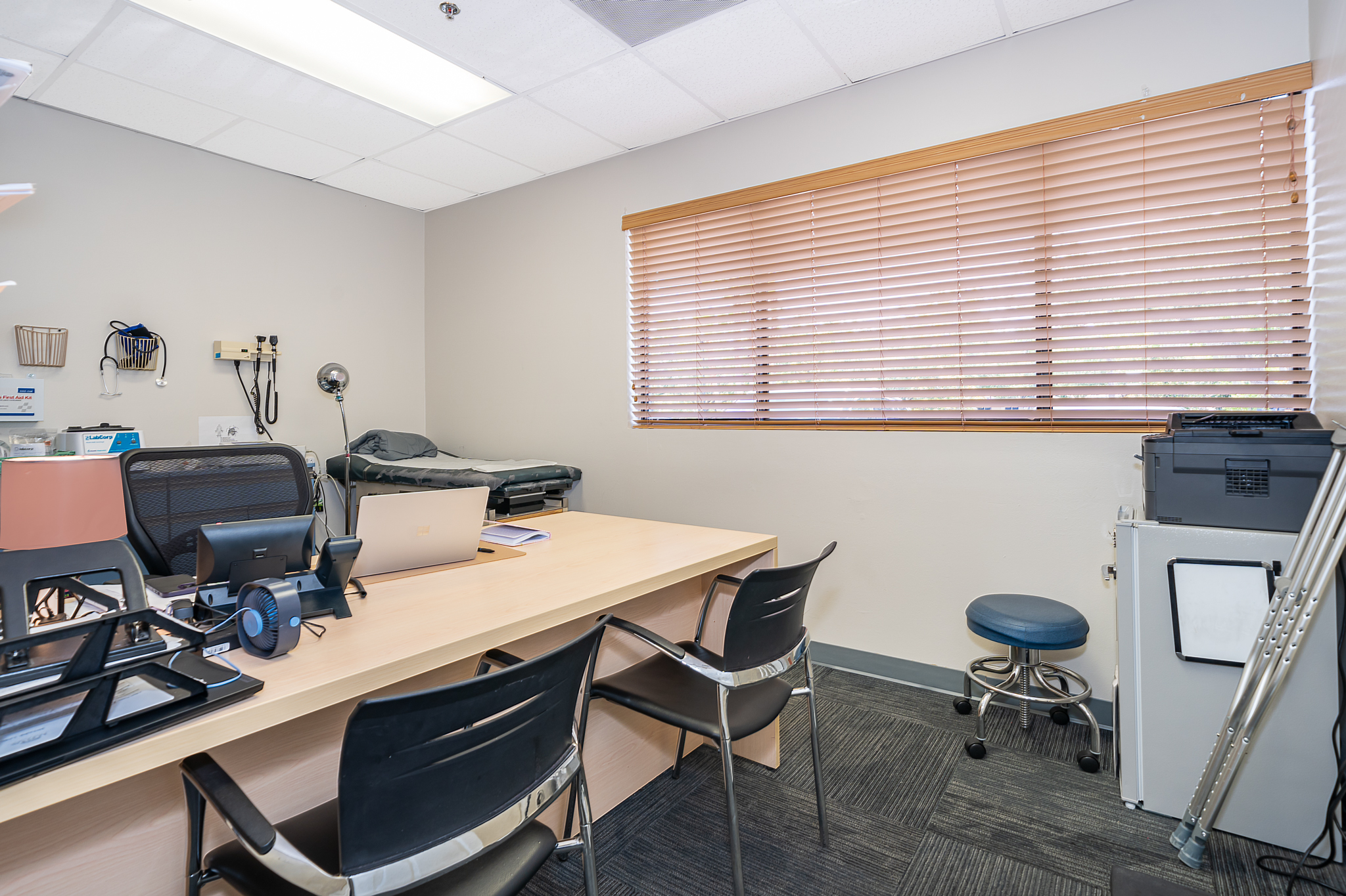 A dedicated team works in peaceful, organized offices to support each teen’s care.