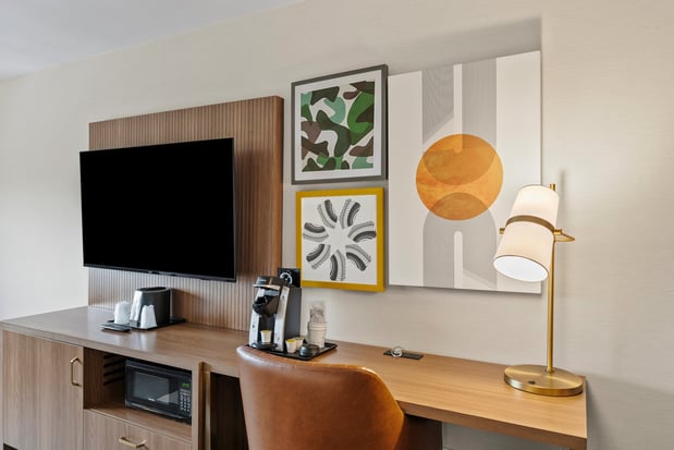 Images Holiday Inn Niagara Falls State Park Entry by IHG