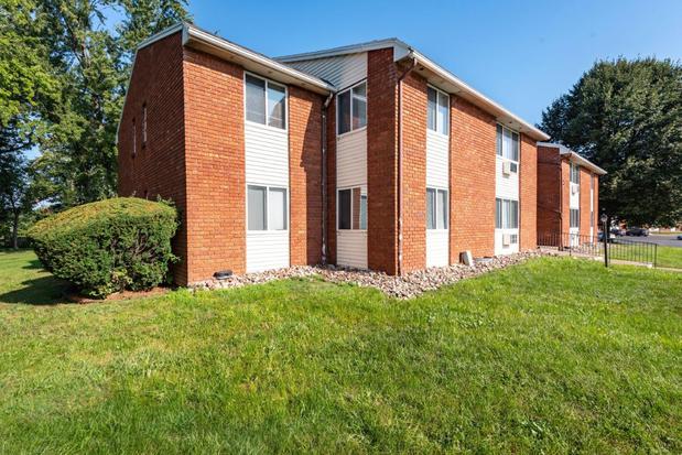Images King's Court Manor Apartment Homes