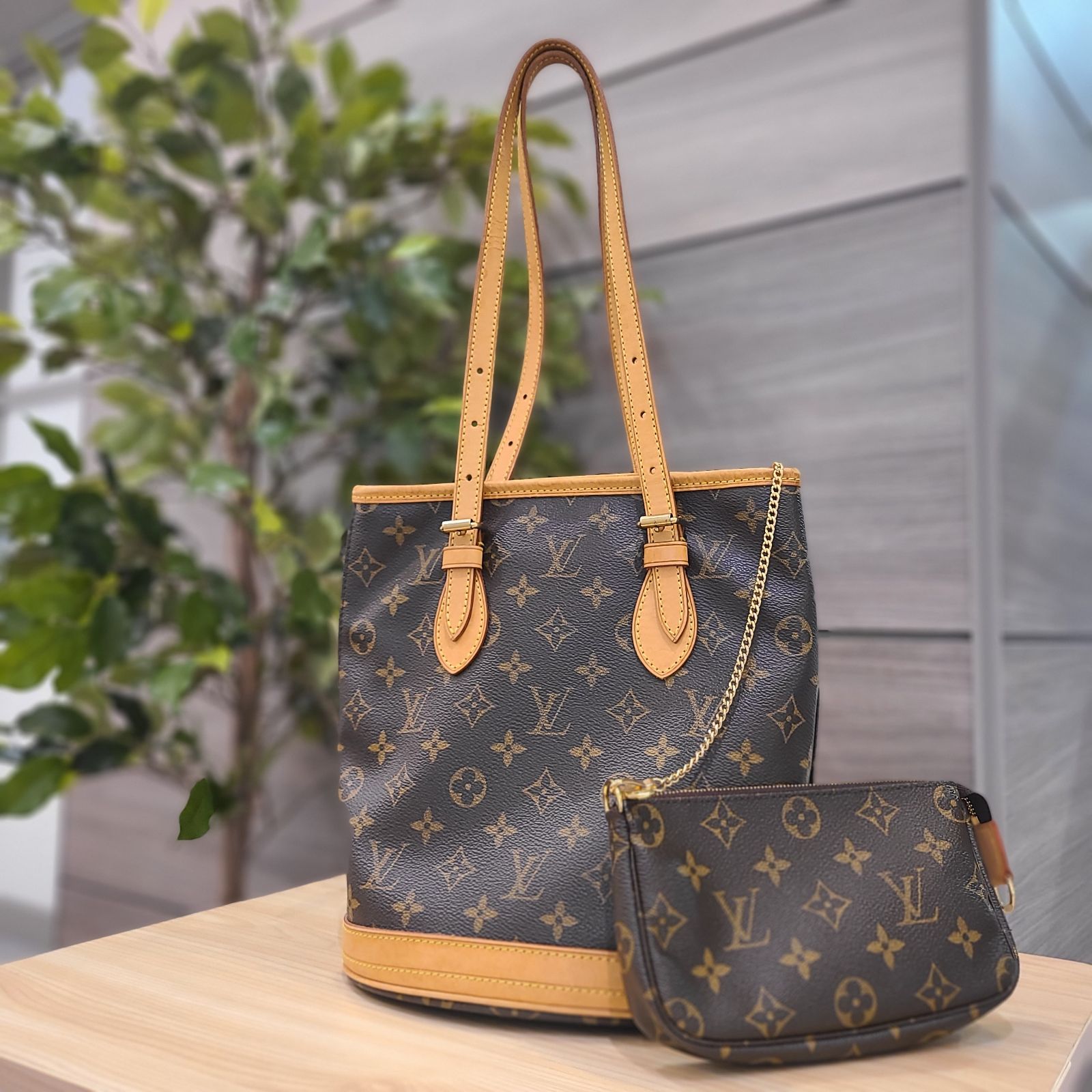 Images KOMEHYO（コメ兵）買取センター南森町