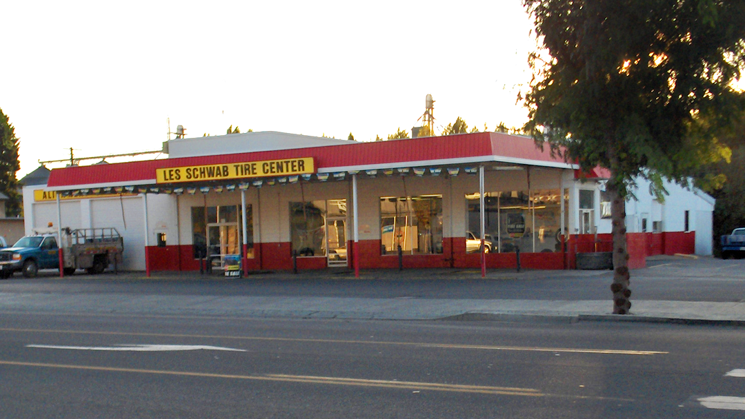 Les Schwab Tire Center