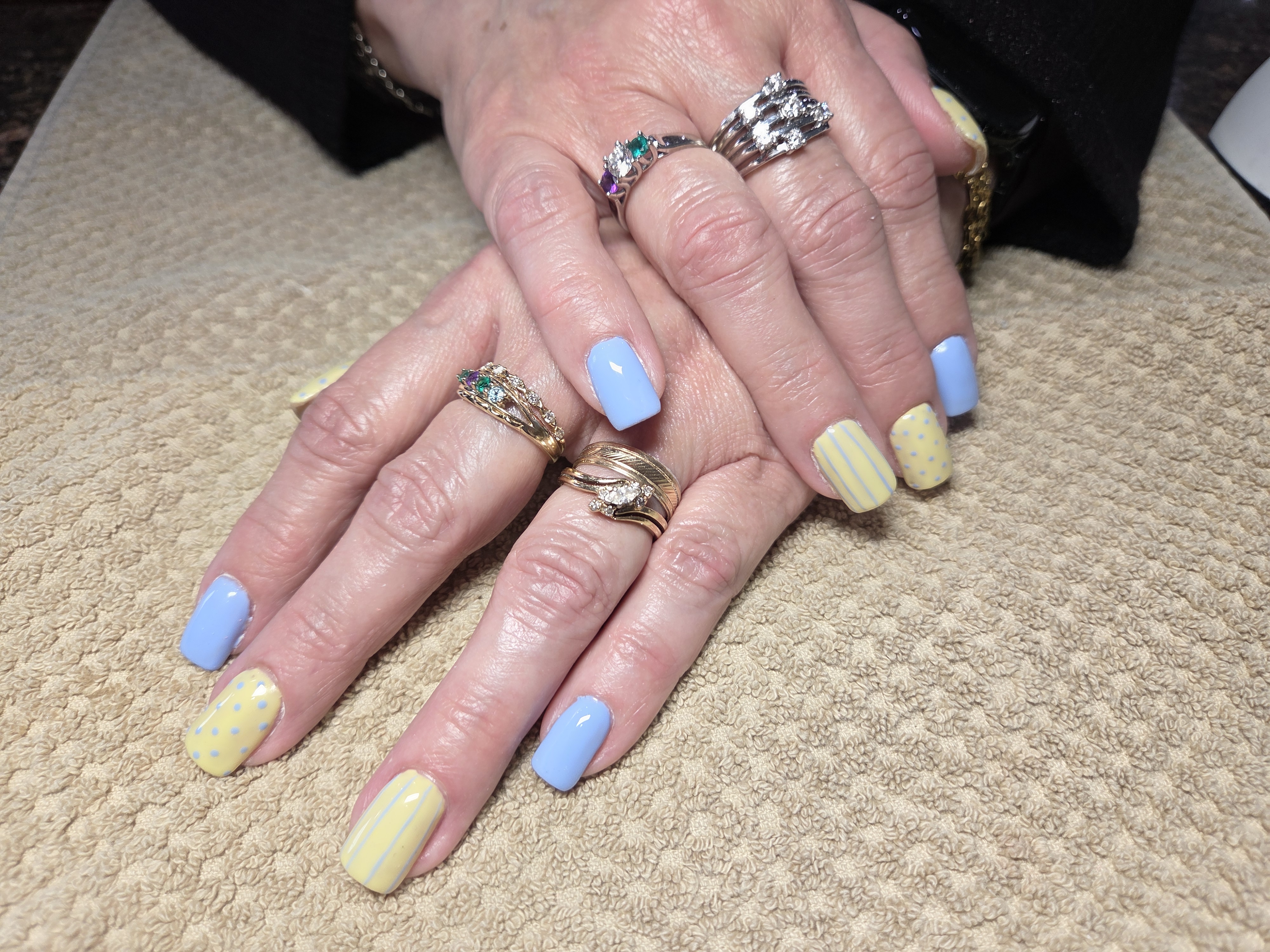 Blue and Yellow Nails - 30 Minute Nail Art
By Alex
