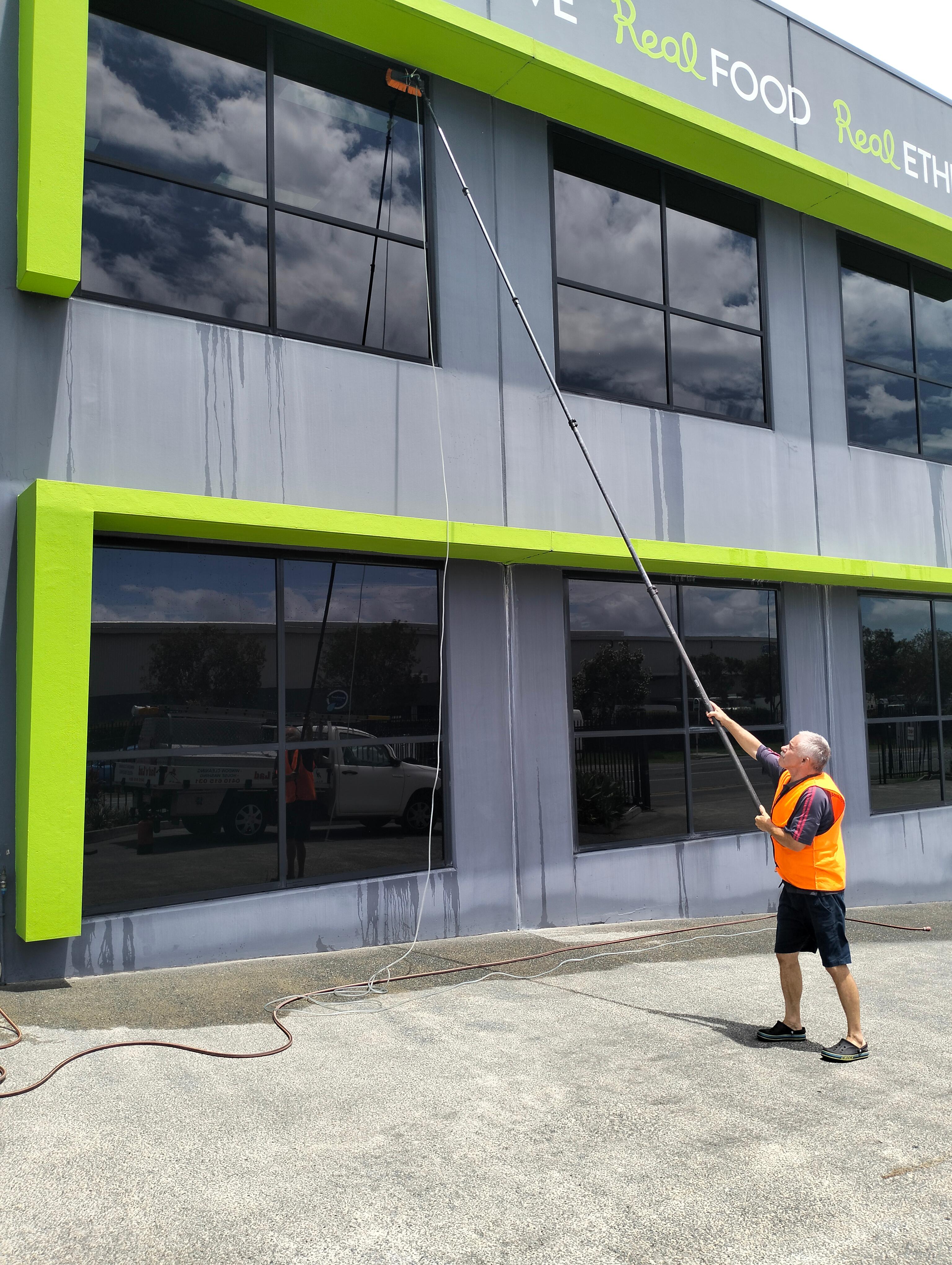 Images DadnLad Window Cleaning