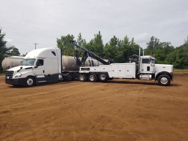 Images Albert's Towing & Transport