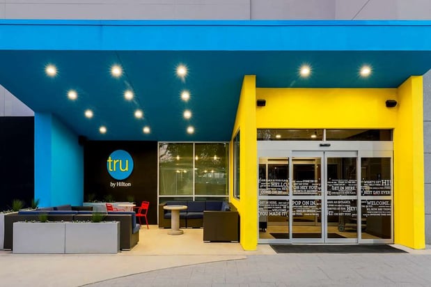 Images Tru by Hilton Dallas Market Center