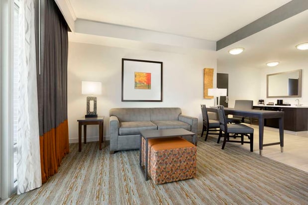 Images Embassy Suites by Hilton Greenville Downtown Riverplace