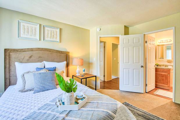 Images Tuscany Hills Apartments