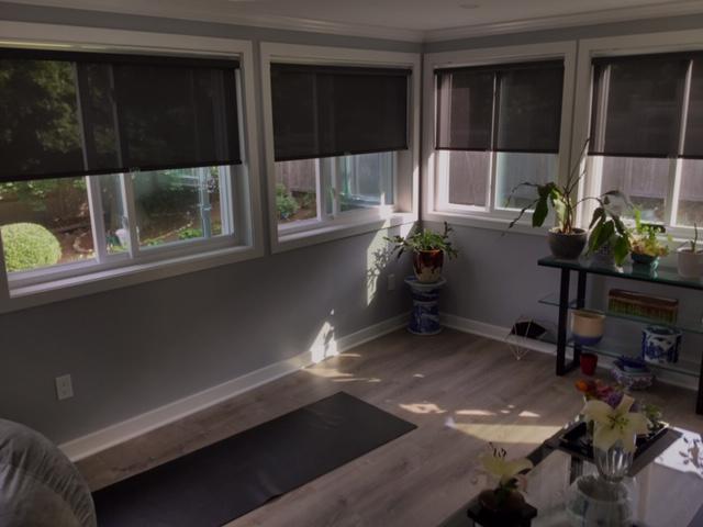 What’s the perfect solution for a screened porch? In this Ossining porch, we installed Cordless Solar Shades! They’re the perfect way to keep it cozy—without having to get up! #BudgetBlindsOssining #SolarShades #OssiningNY #FreeConsultation #WindowWednesday