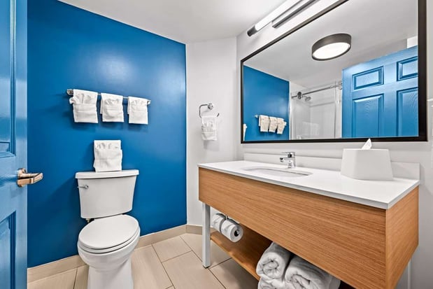 Images Spark by Hilton Tuscaloosa University