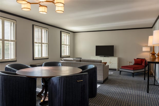 Images Hilton Orrington/Evanston