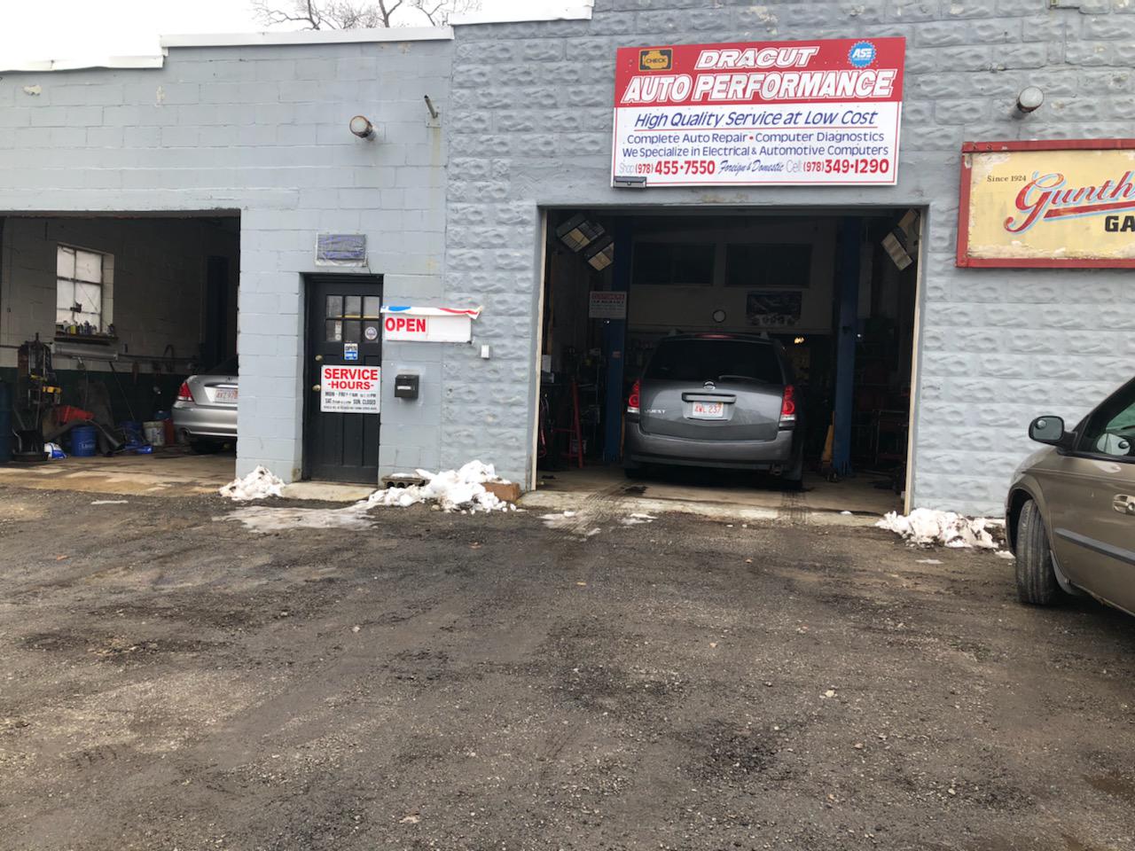 Dracut Auto Performance Logo