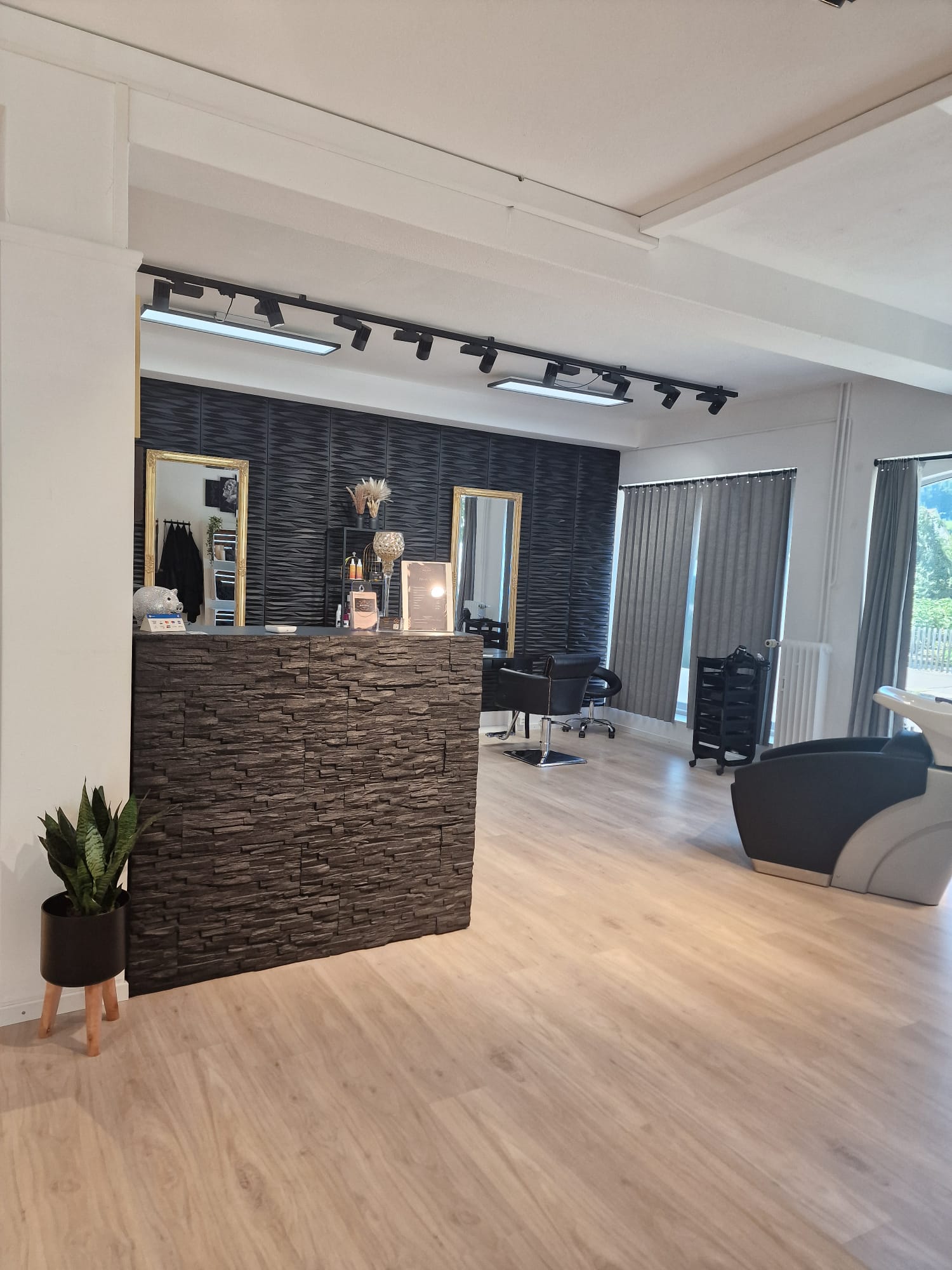 Bilder Blondie Coiffeur by Ana Gomes