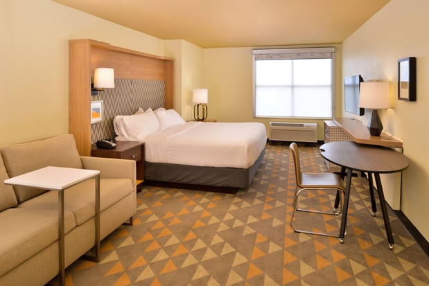 Images Holiday Inn Kansas City Airport by IHG