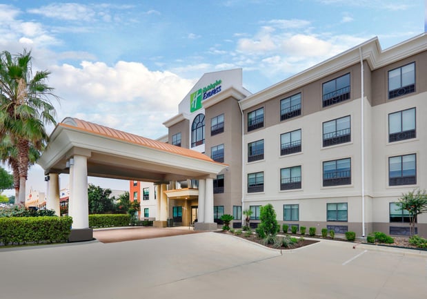 Images Holiday Inn Express & Suites San Antonio NW Near Seaworld by IHG
