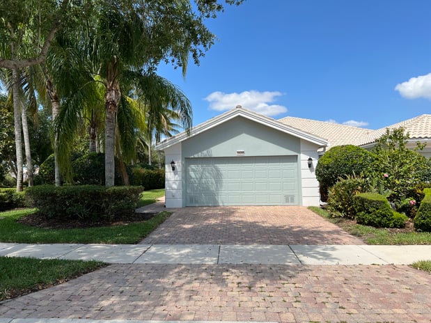 Images Gina Lamouth, SWFL Realtor