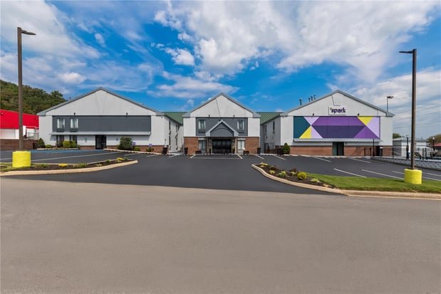 Images Spark by Hilton Kimball