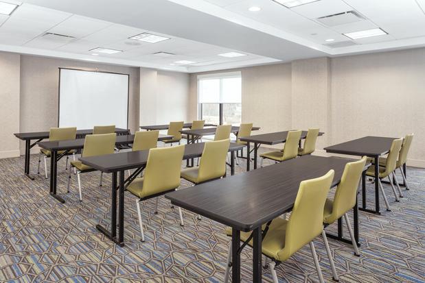 Images Holiday Inn Express & Suites South Portland by IHG