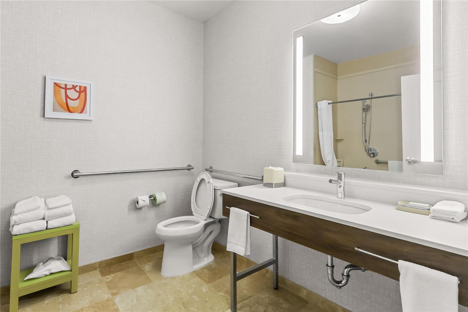 Guest room bath