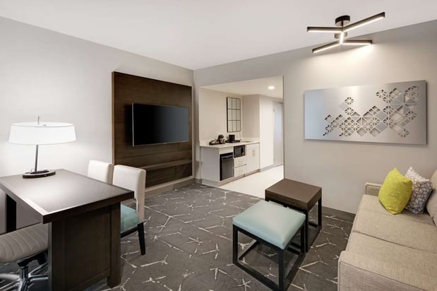 Images Embassy Suites by Hilton Atlanta Perimeter Center