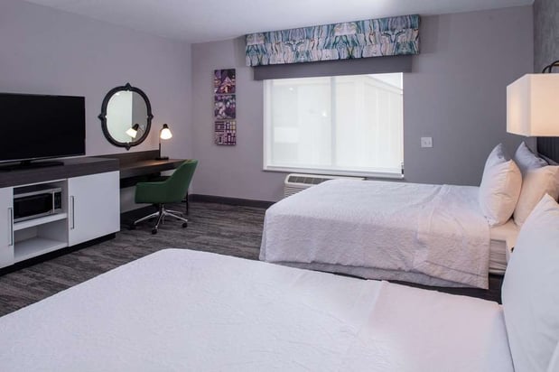 Images Hampton Inn & Suites Winston-Salem Downtown
