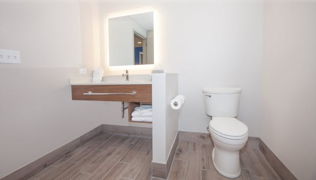 Images Holiday Inn Express & Suites Panama City Beach - Beachfront by IHG
