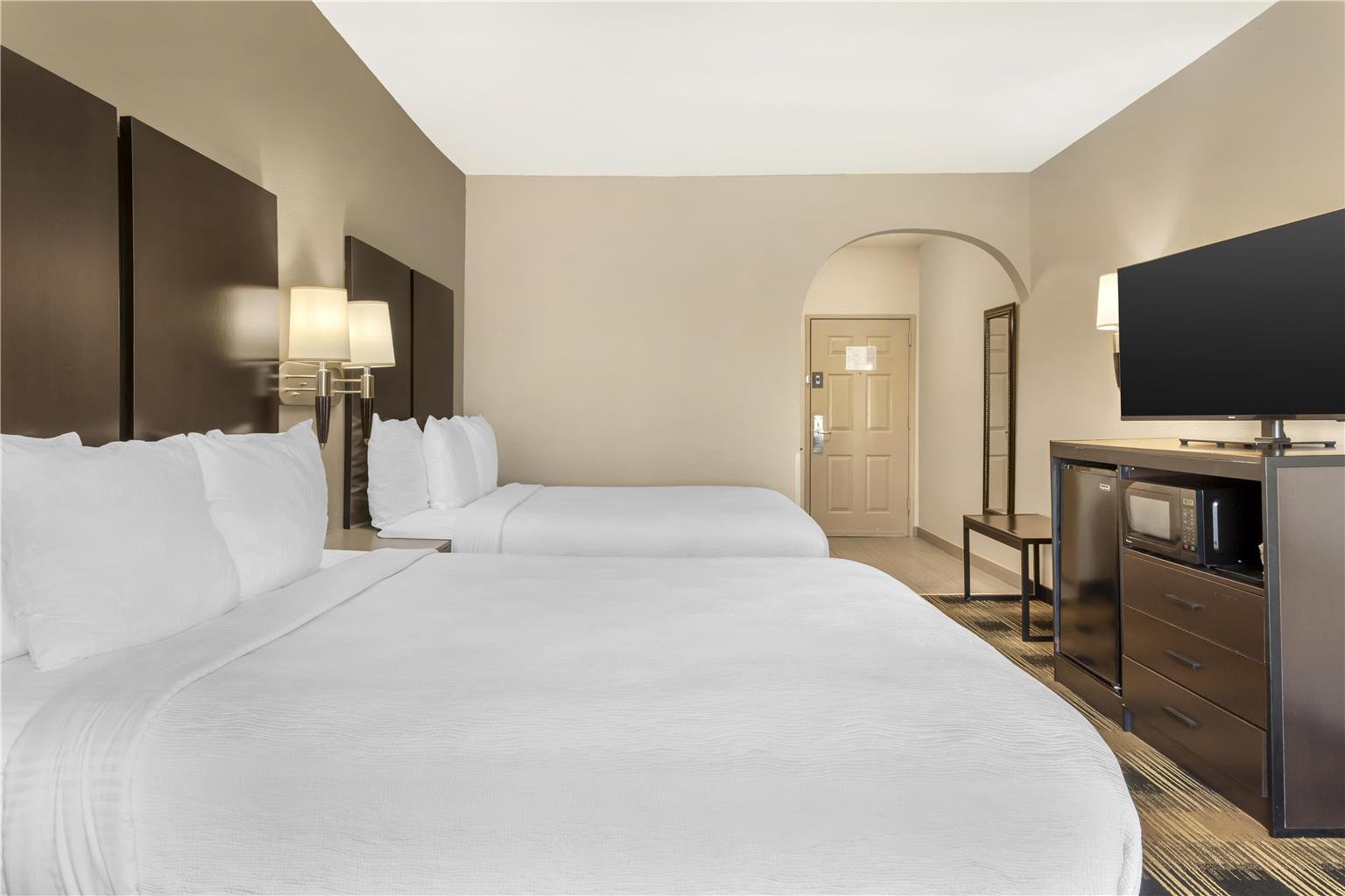 2 Queen Bed Room