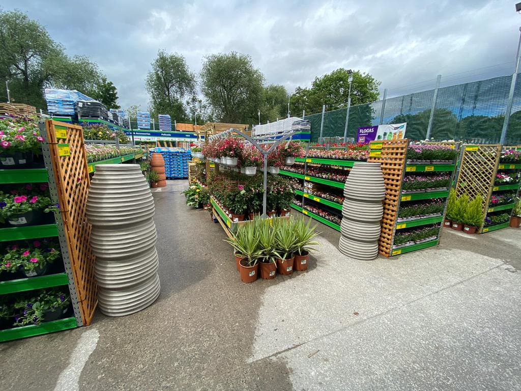 Images B&M Store with Garden Centre