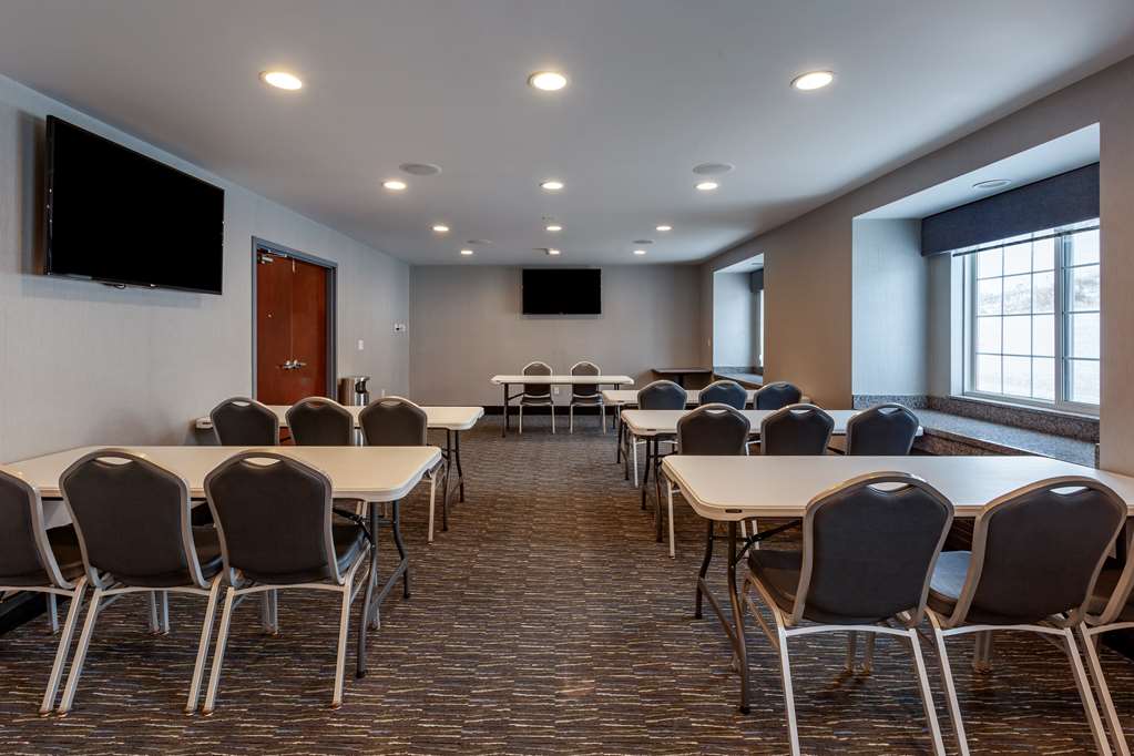 Images Best Western Plus Woodstock Inn & Suites
