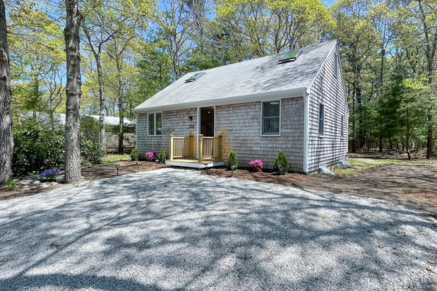 Images Bowen Real Estate of Cape Cod