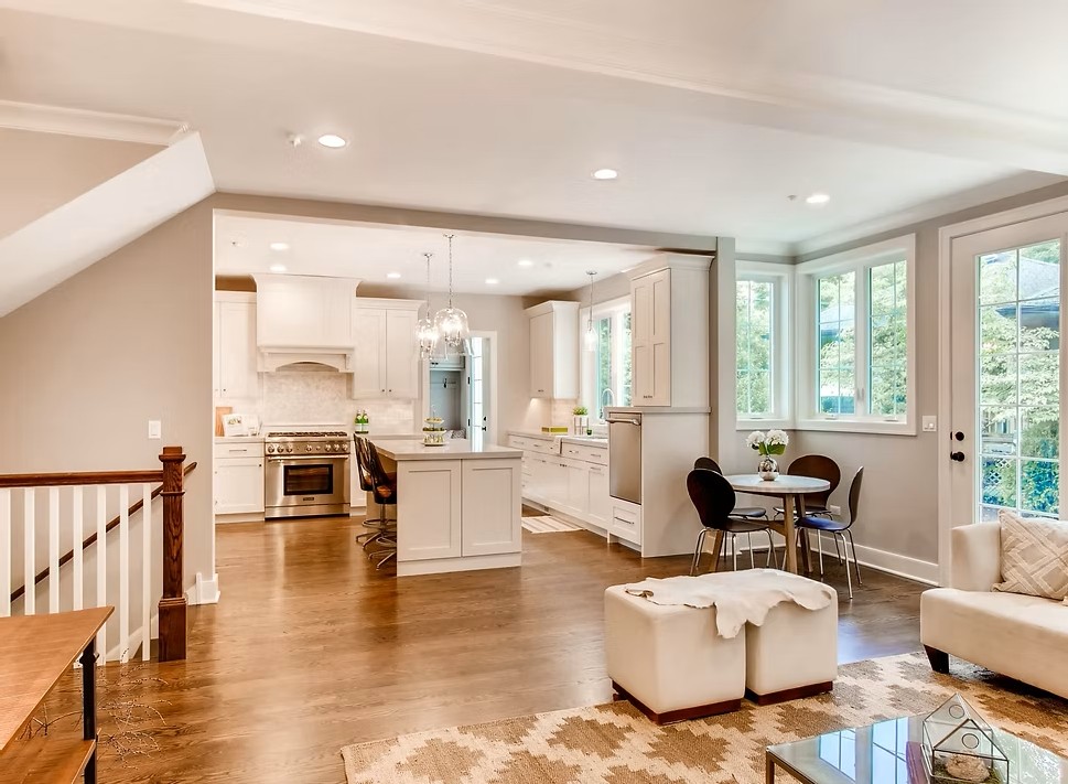As an official dealer of Lindsay Windows, Summit Builders Inc. is dedicated to installing quality windows that are long lasting, energy efficient, and beautifully designed.