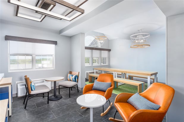 Images Spark by Hilton Clarion