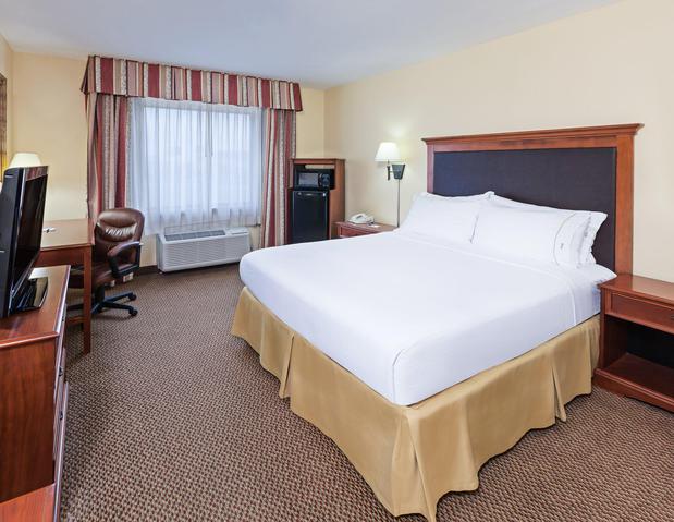 Images Holiday Inn Express & Suites Laredo-Event Center Area by IHG