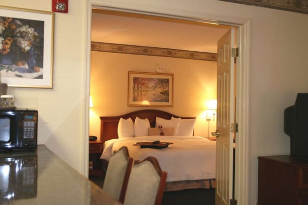 Images Hampton Inn & Suites Atlanta-Galleria