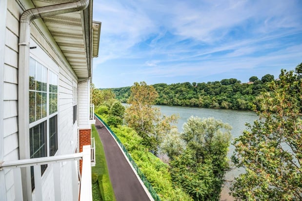 Images The Waterfront Apartments & Townhomes