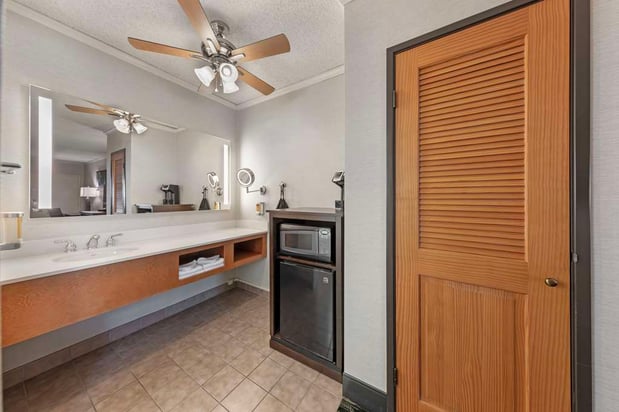 Images Best Western Plus Black Oak