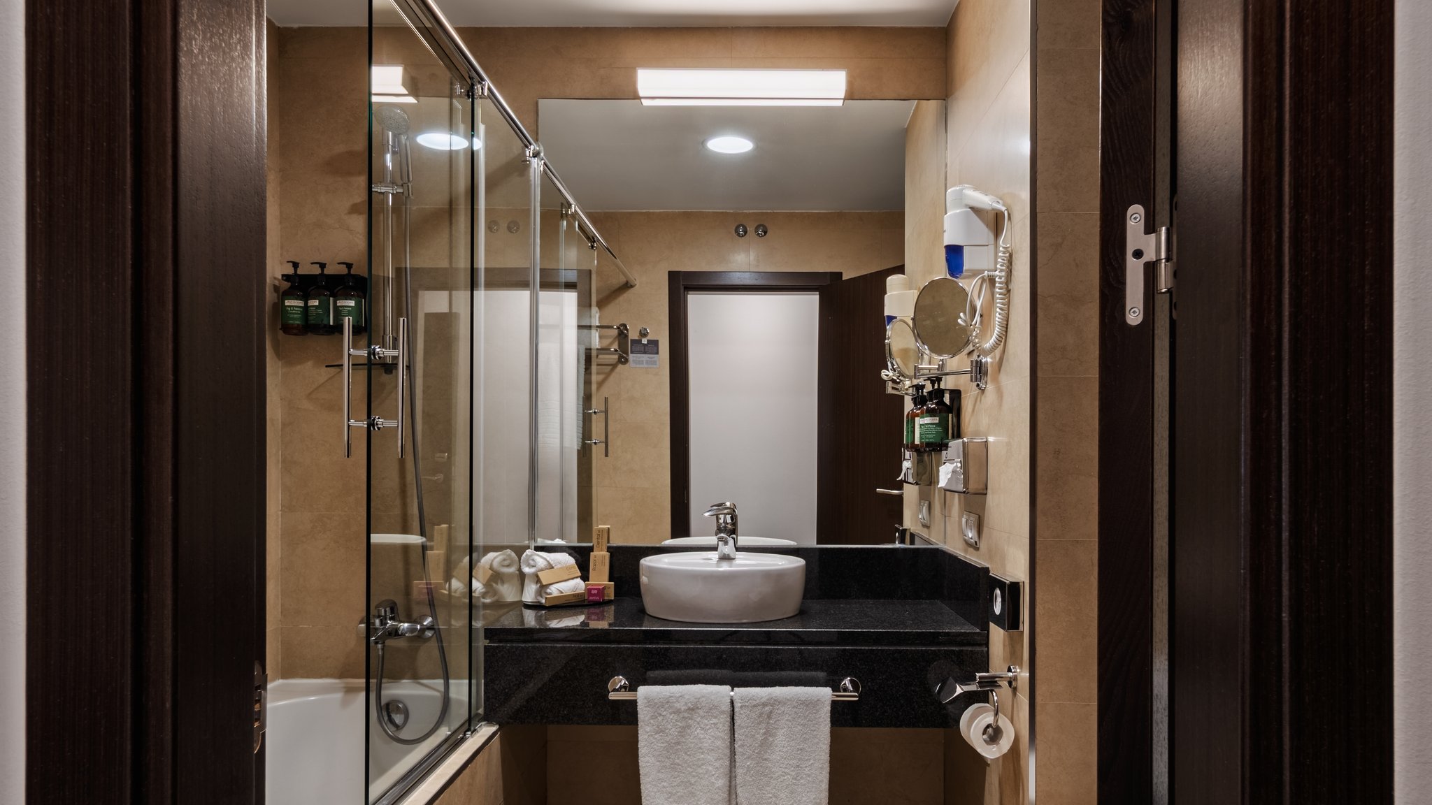 Images Crowne Plaza Madrid Airport by IHG