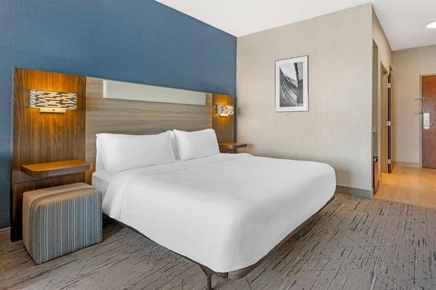 Images Holiday Inn Express & Suites Astoria by IHG