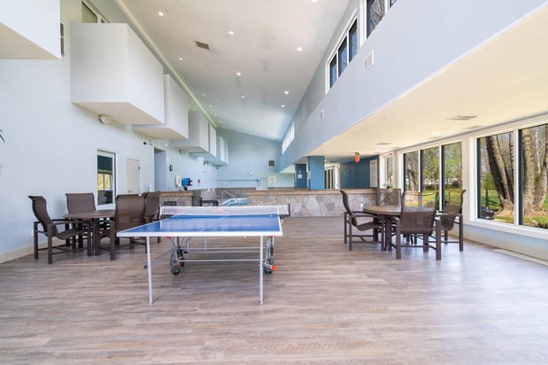 Images Holiday Inn Express & Suites Bedford by IHG