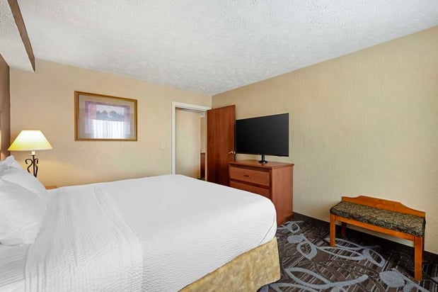 Images Best Western Plus Mid Nebraska Inn & Suites
