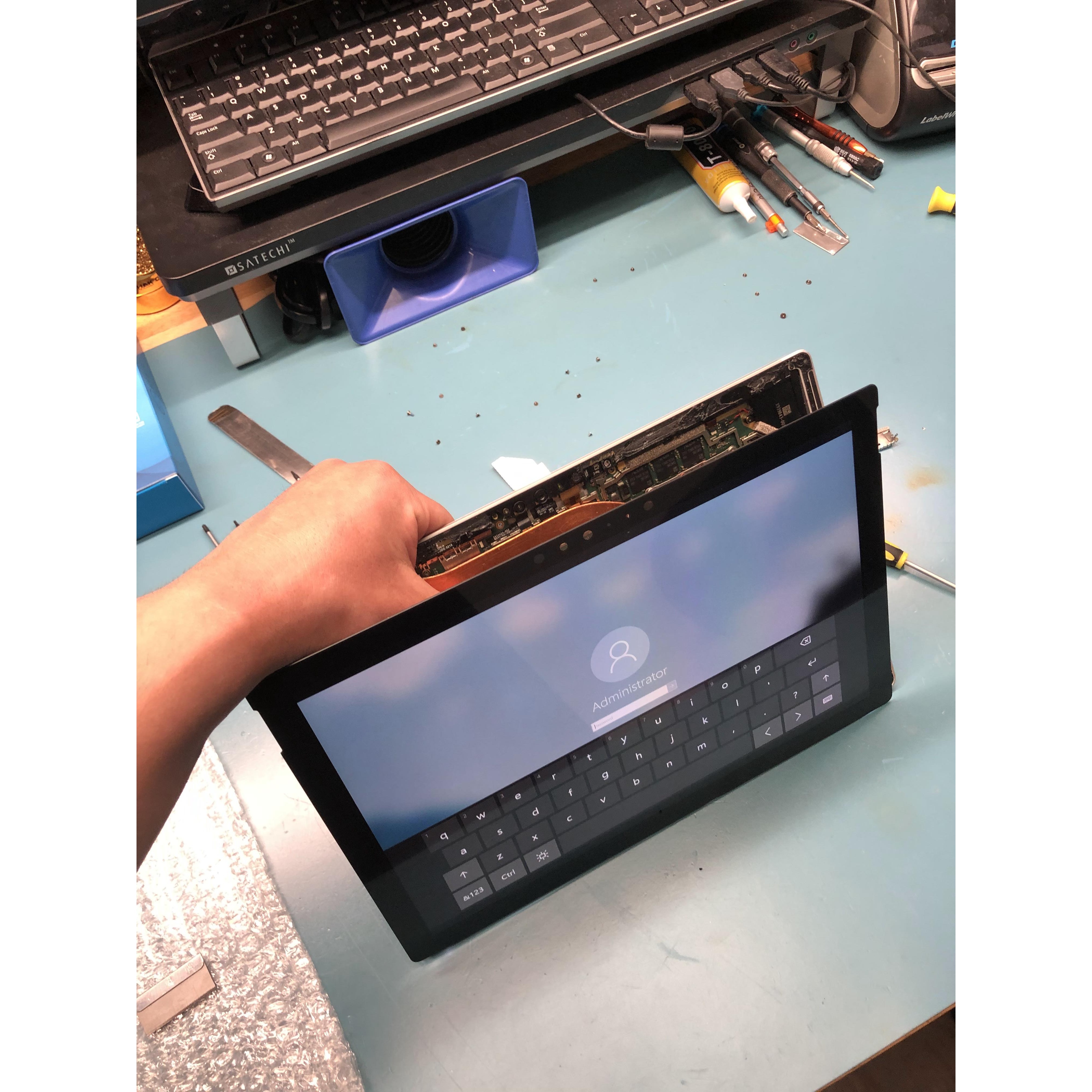 Cellphone, Tablet & Laptop Screen Replacements.