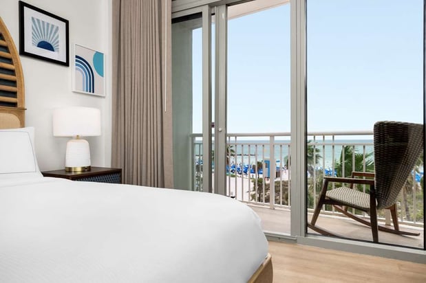 Images The Hiatus Clearwater Beach, Curio Collection by Hilton