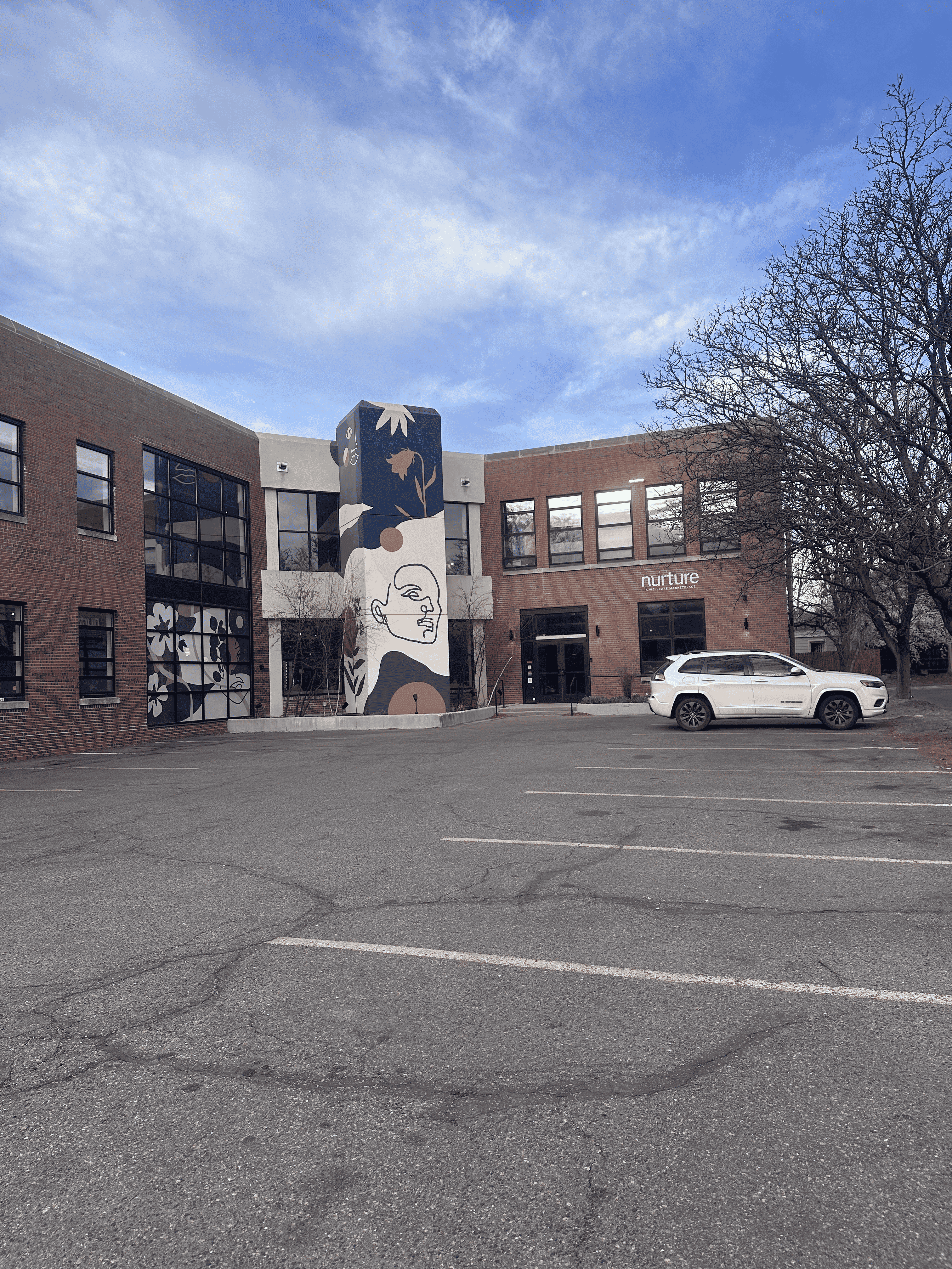 Alternate view of the Highlands FastFit building exterior.