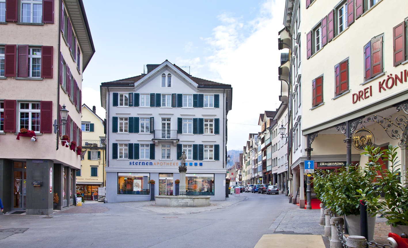 Sternen Apotheke & Parfümerie Rheintal, Marktgasse 1 in Altstätten SG