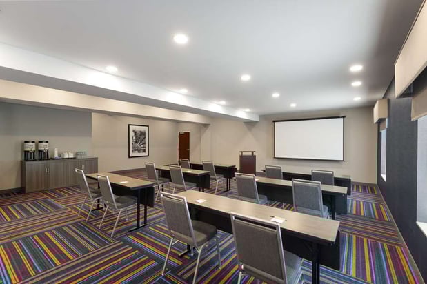 Images Hampton Inn & Suites Harrisburg/North