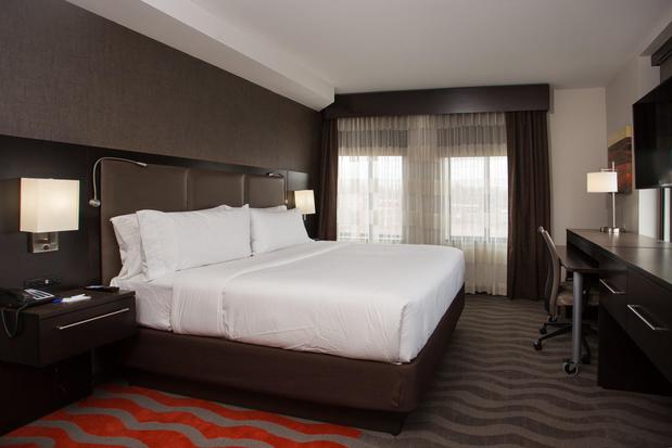 Images Holiday Inn Express Springfield Downtown, an IHG Hotel