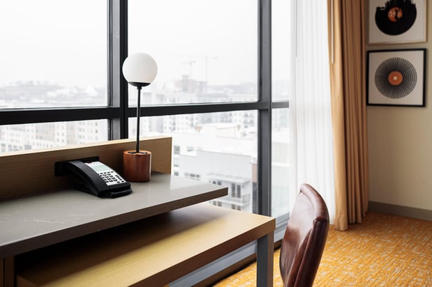 Images Holiday Inn & Suites Nashville Downtown - Broadway by IHG