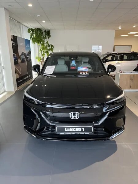 Honda Elektorfahrzeug e:Ny1 in schwarz
